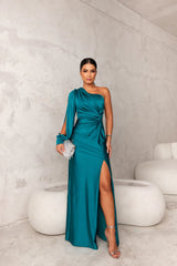 Hilda™ - Elegant Dress with Finesse