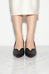 Kalra - Elegant Low-Heeled Pumps