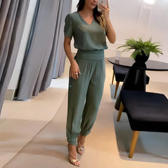 Kenzie – Trendy Set with Blouse and Pants